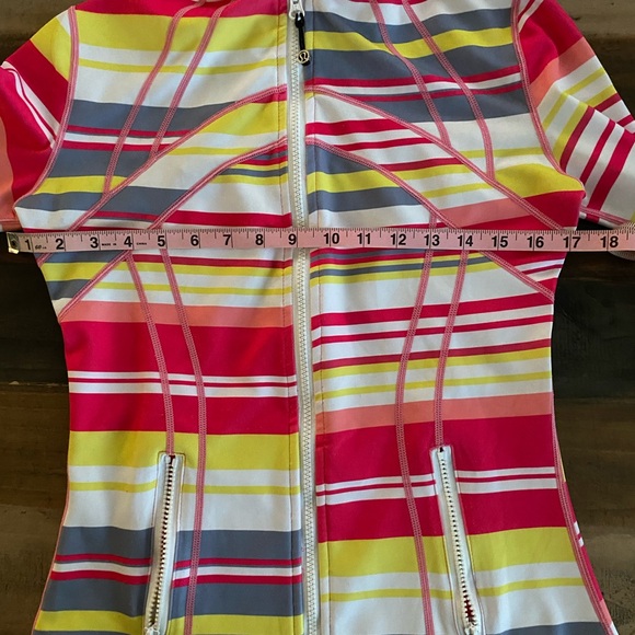 EUC Lululemon Define Jacket - Picture 9 of 11